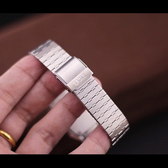 1970s Rare Citizen Eagle Quartz Watch
Ref No. 2710-272218
Silver Hard Alloy Case - Picture 7 of 8